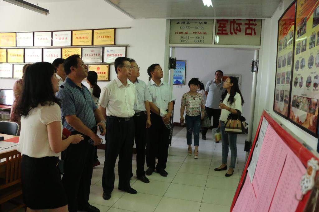 辅导员杨亚珺汇报365beat服务型党组织建设工作